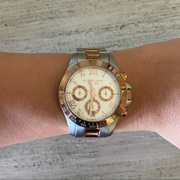 Michael Kors Watch - Picture 3 of 5